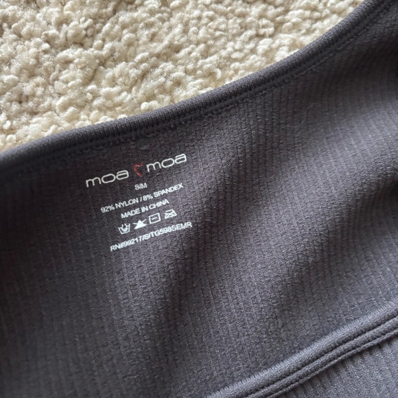 Bundle of 3 neutral long sleeve ribbed crop tops—perfect everyday basics! - Picture 3 of 5